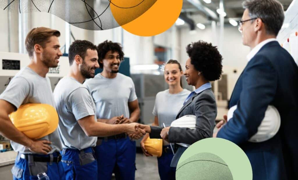 Poignée de main professionnelle entre une femme d'affaires et un ouvrier, symbolisant la réussite des négociations grâce aux soft skills.